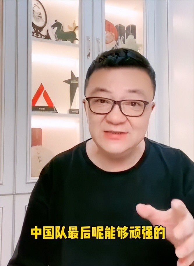 成都站，主创不仅开诚布公畅谈幕后，还挑战成都特色rap《明天不上班》，场面逗趣